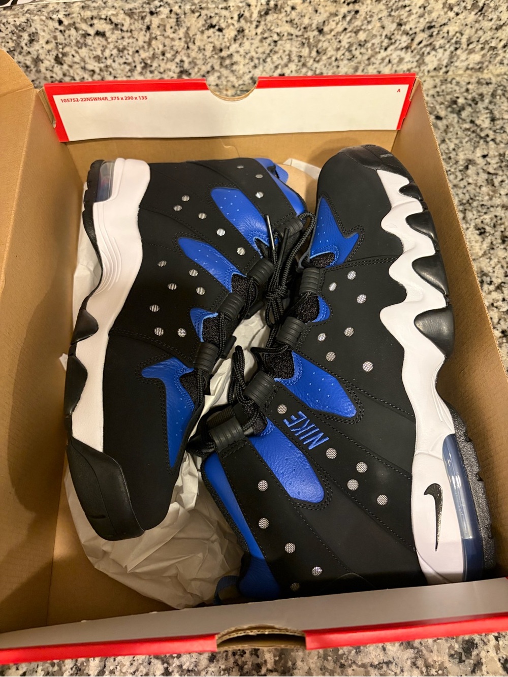 Nike Men Black and Blue Athletic Sneakers Size:12